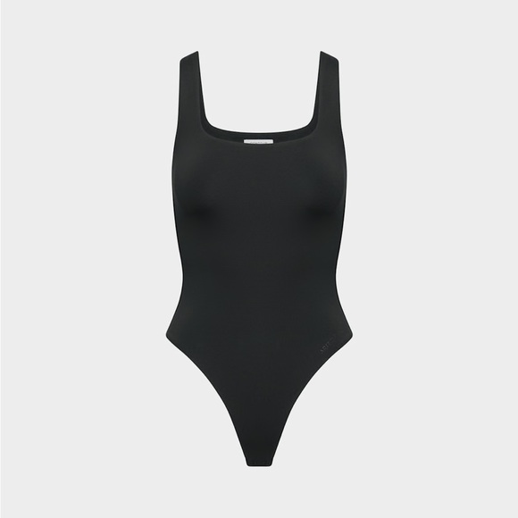 NWOT - Aritzia Babaton Original Contour Squareneck Bodysuit - Picture 3 of 7